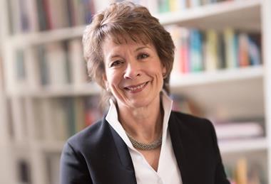 lesley-regan-headshot-expanded